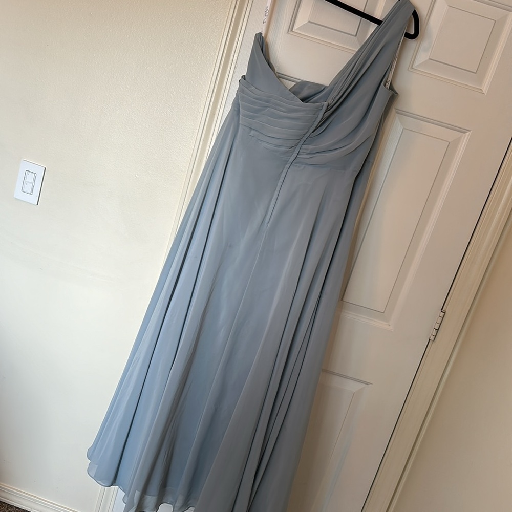 David’s Bridal Bridesmaid Dress- plus size - Picture 7 of 10